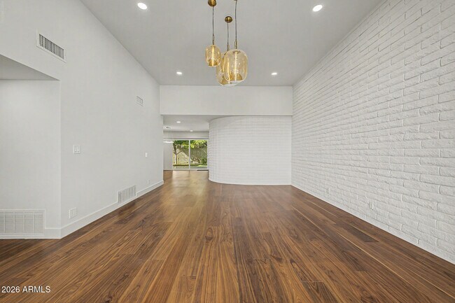Building Photo - 3736 E Montecito Ave