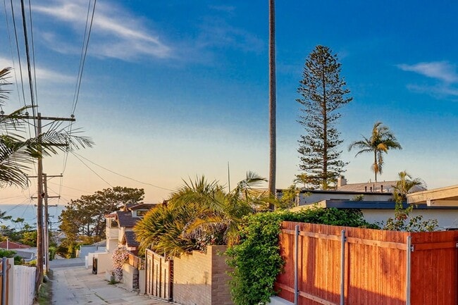 Building Photo - 3 Bedroom Home with Ocean Views in Point Loma