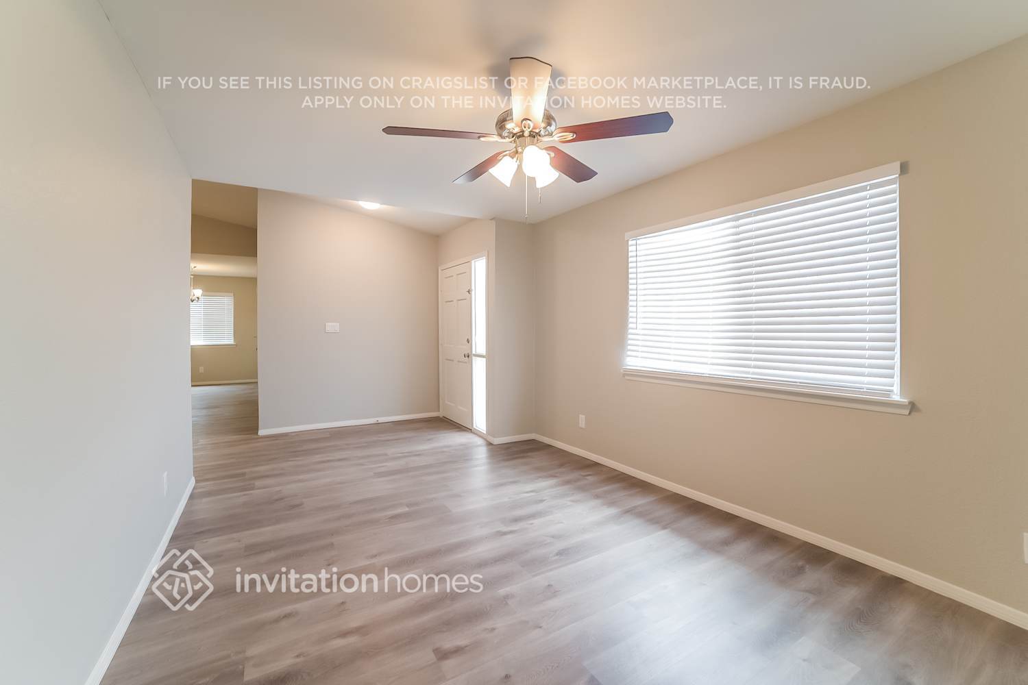 Building Photo - 2913 E Dolphin Ave