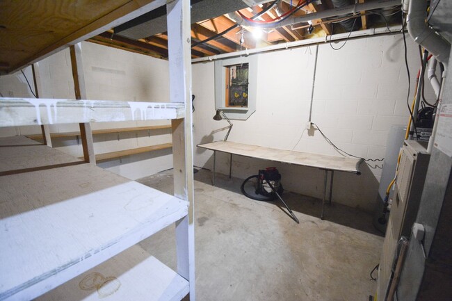 Building Photo - 4 Bed, 2 Bath Home for Rent – Great Locati...