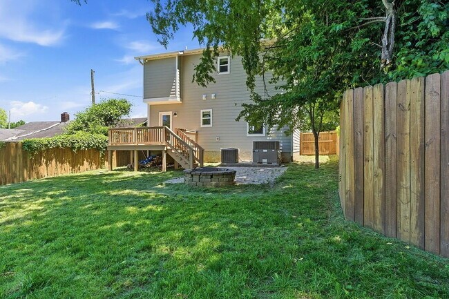 Building Photo - 1224 Bessie Ave