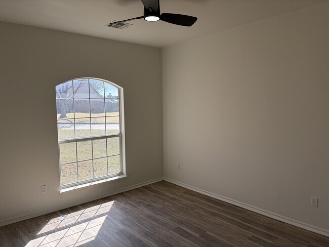 Building Photo - 11601 Hackney Ln