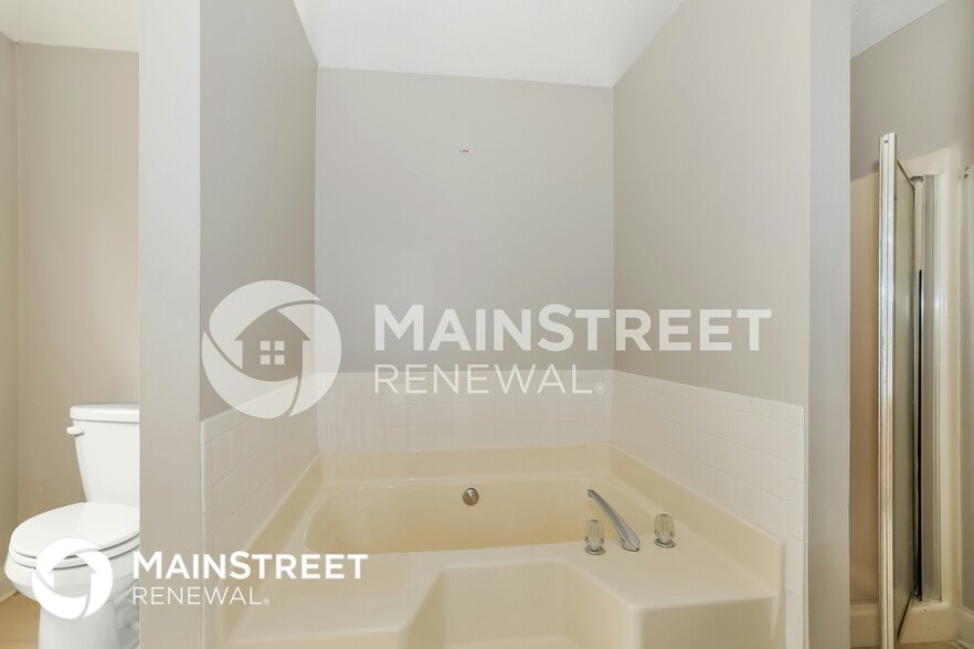 Building Photo - 638 Stonemill Manor