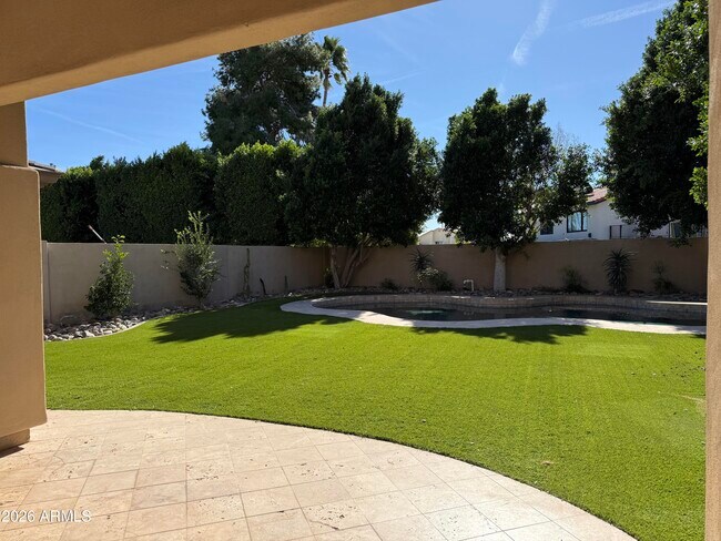 Building Photo - 7471 E Sunnyvale Dr