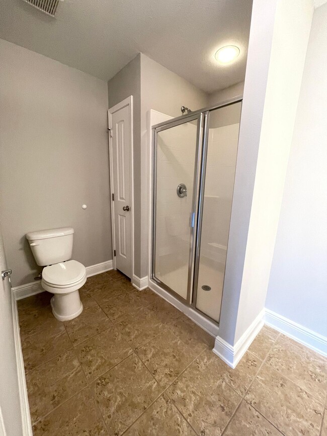 Building Photo - 122 Iron Horse Dr E