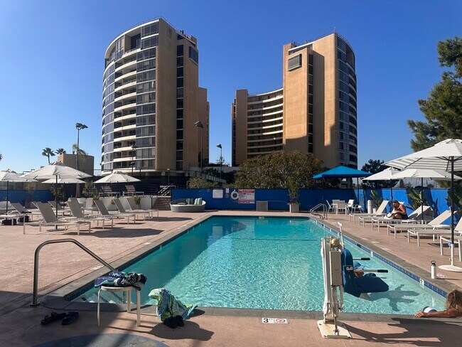 Building Photo - 4265 Marina City Dr