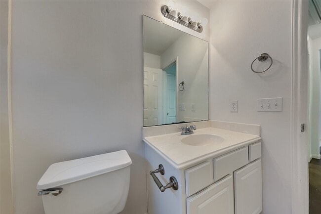 Building Photo - 14 E Sage Creek Pl