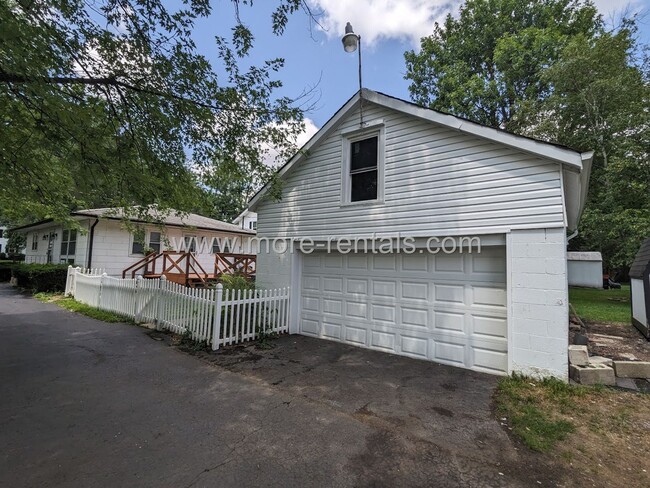 Building Photo - Ranch house with first floor laundry in Wh...