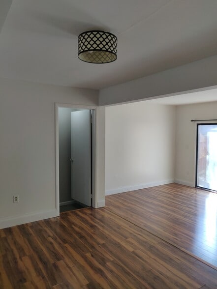 Building Photo - 5374 Eliots Oak Rd