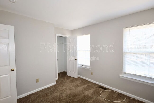 Building Photo - 1100 Lorieville Ln