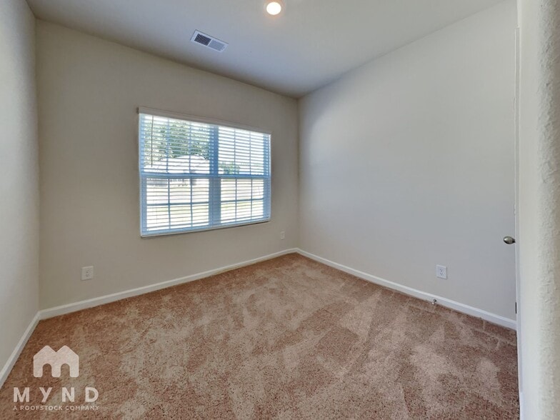 Building Photo - 200 Taverners Ln