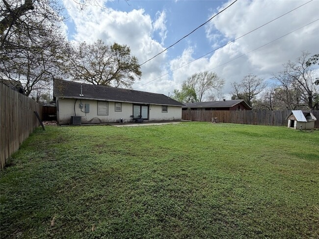 Building Photo - 6402 Tarna Ln