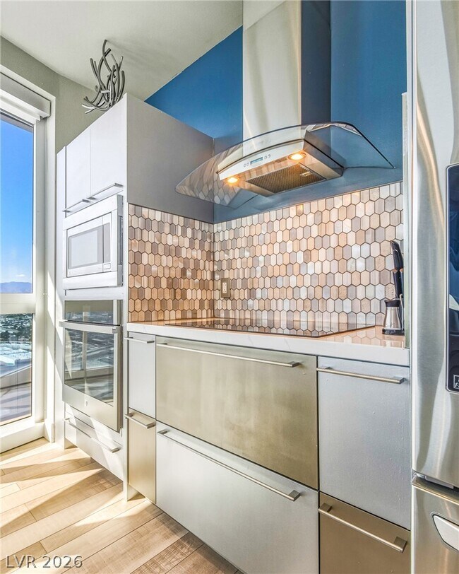 Building Photo - 4471 Dean Martin Dr