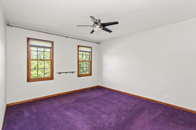 Building Photo - 4N475 S Robert Frost Cir