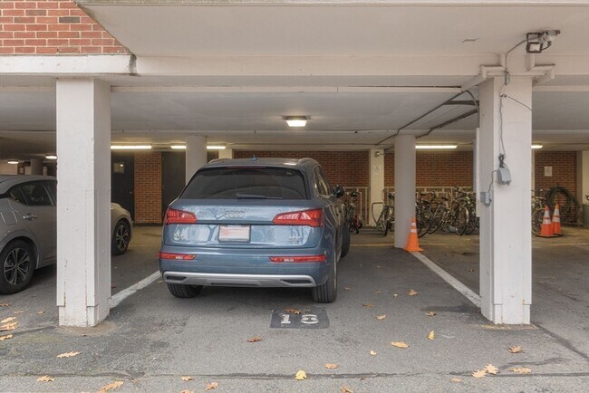 Building Photo - 29 Concord Ave