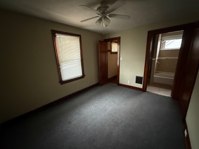 Building Photo - 3706 Stickney Ave