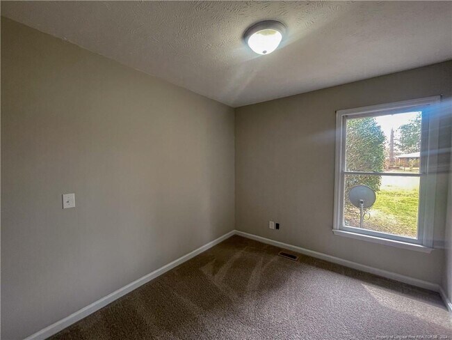Building Photo - 792 Whispering Pines Rd