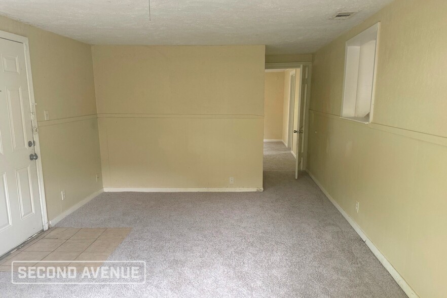 Building Photo - 44 16th Ave N