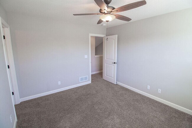 Building Photo - 7407 Pemberton Dr
