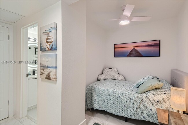 Building Photo - 2501 S Ocean Dr