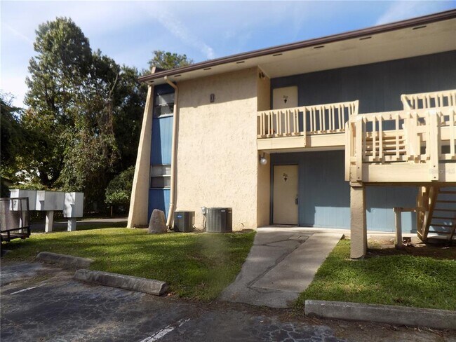 Building Photo - 2811 SW Archer Rd