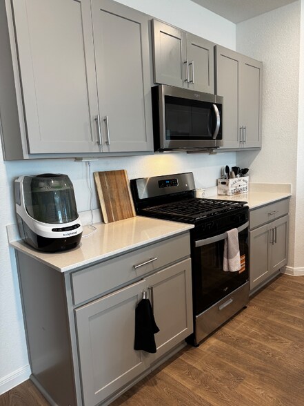 Building Photo - 256 Las Lomas Dr