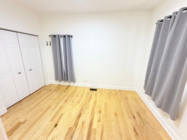 Building Photo - 1945 W Thomas St