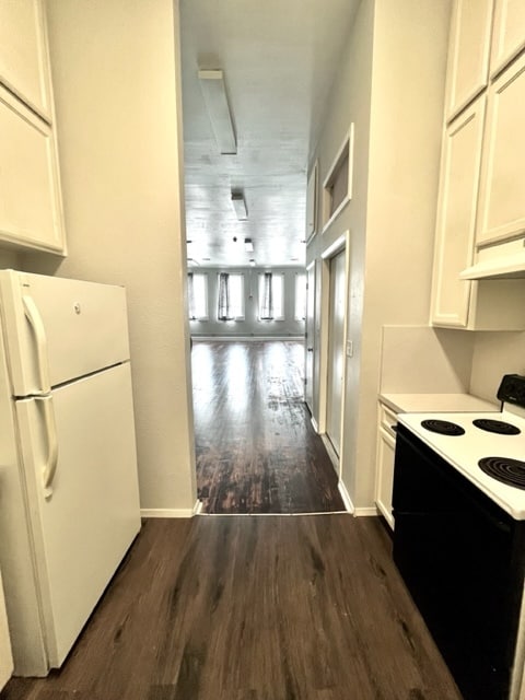 Building Photo - 609 W Main St