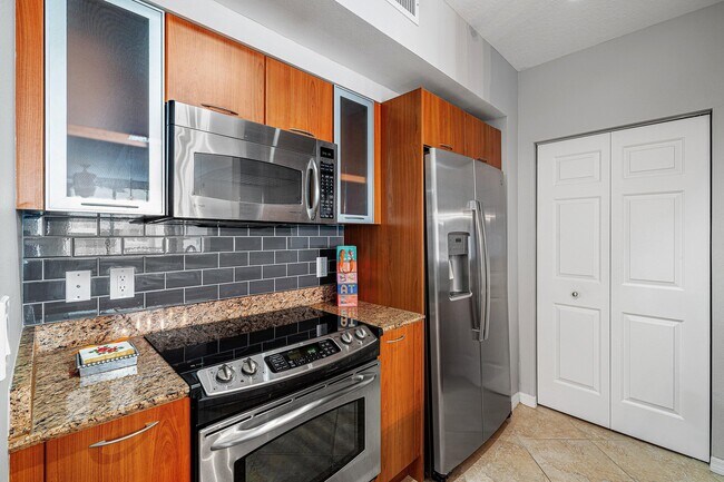 Building Photo - 700 E Boynton Beach Blvd
