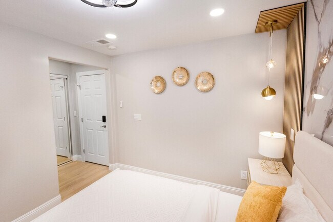 Building Photo - 6168 Cumberland St