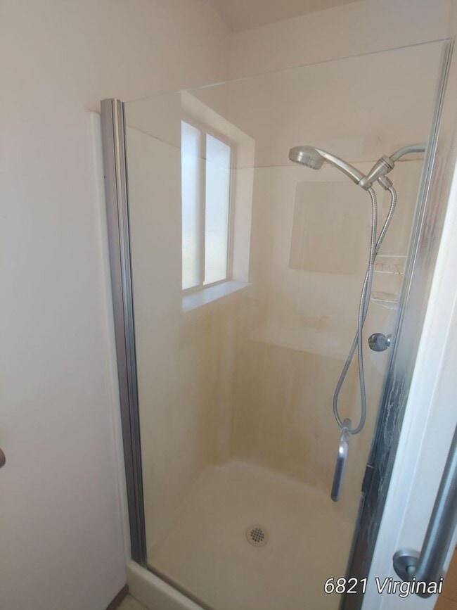 Building Photo - Rental on Cobb Mountain !