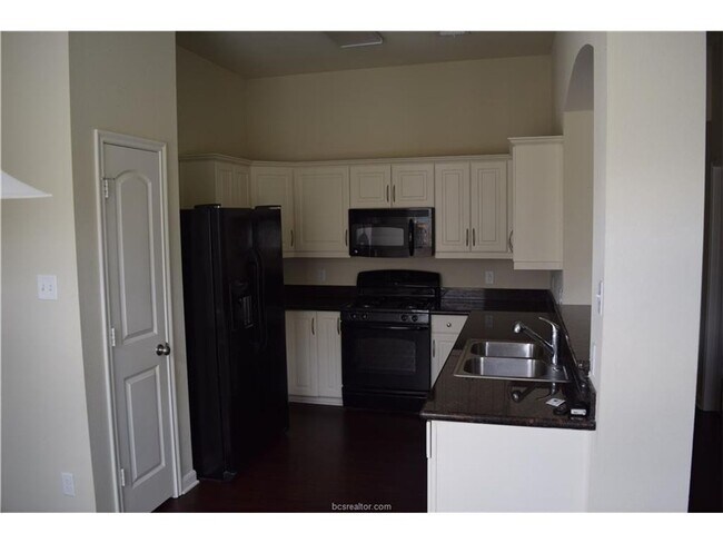 Building Photo - Stunning 3 Bed, 2 Bath in Creek Meadows!