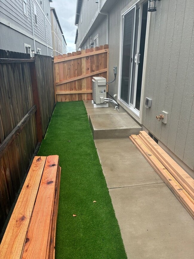 Building Photo - Modern New Construction 1 Bedroom / 1 Bath including Utilities