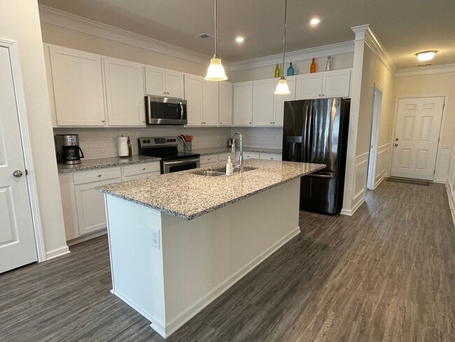 Building Photo - Gorgeous 3 Bedroom Home in Union Station Community!