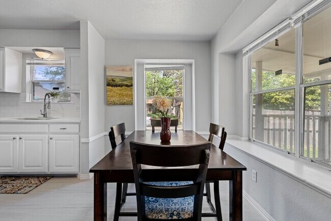 Building Photo - 7117 Church Park Dr