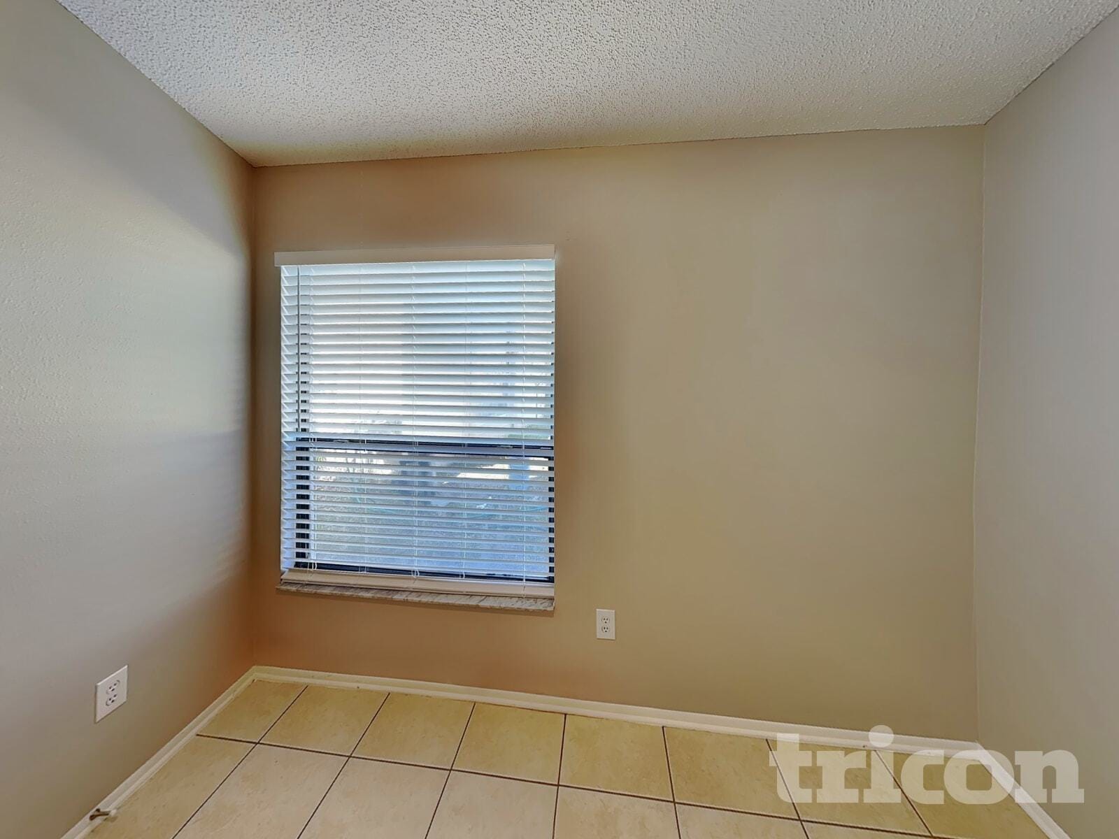 Building Photo - 470 N Sundance Dr