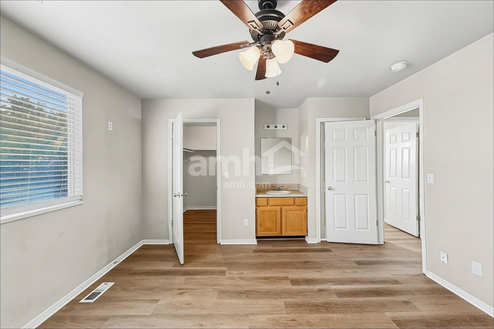 Building Photo - 911 N 2350 W