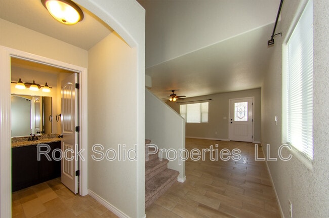 Building Photo - 1031 Old Town Ln