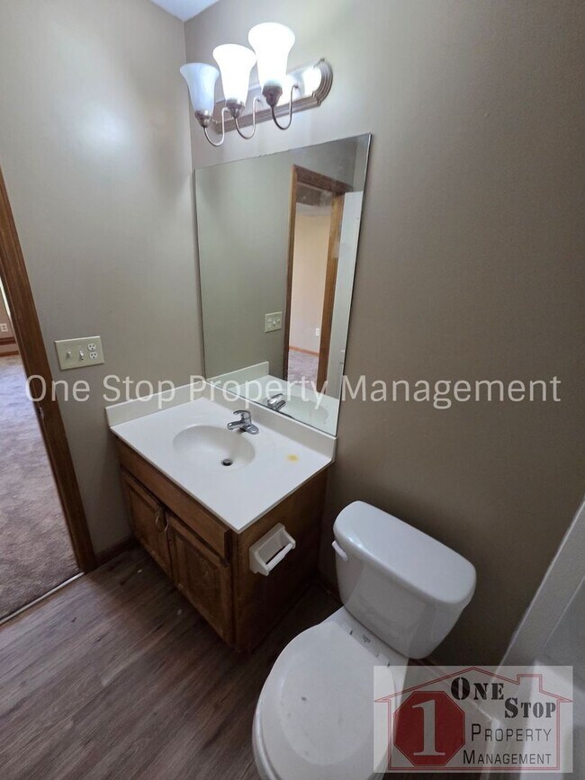 Building Photo - Beautiful 3-Bedroom 2.5 Bathroom in Independence