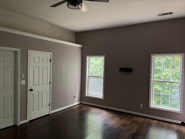 Building Photo - 2582 Oak Bluff Dr