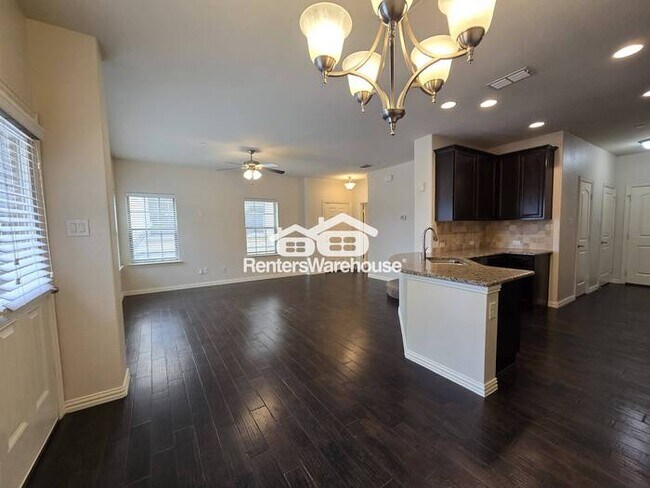 Building Photo - MOVE IN READY - Spacious 2-story townhouse...