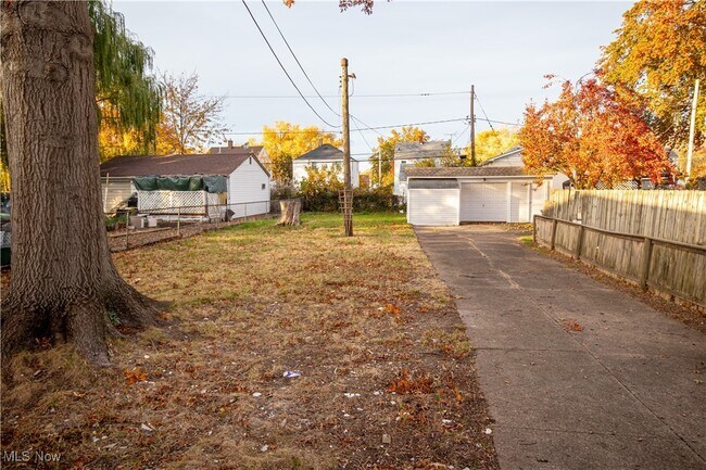 Building Photo - 12412 Sprecher Ave