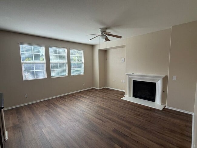 Building Photo - 40184 Annapolis Dr