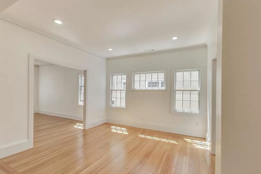 Building Photo - 2720 College Ave