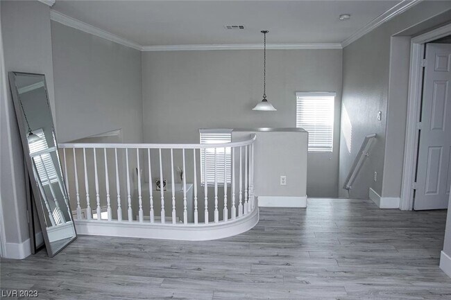 Building Photo - 9512 Green Vineyard Ave