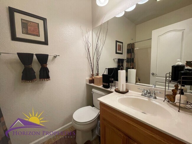 Building Photo - Beautiful Folsom! 3 Bed 2 Bath 1,468 Sq. Ft. Empire Ranch Home in Folsom