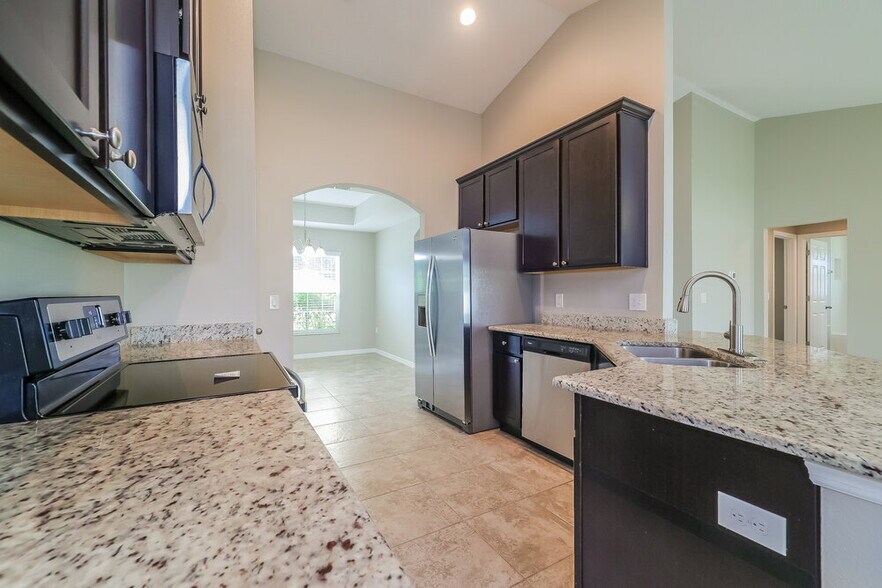 Building Photo - 3042 Drema Dr