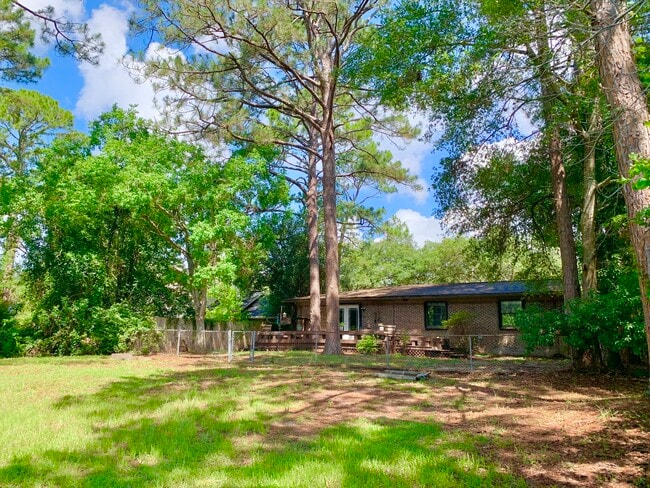Building Photo - 317 Somerset Dr