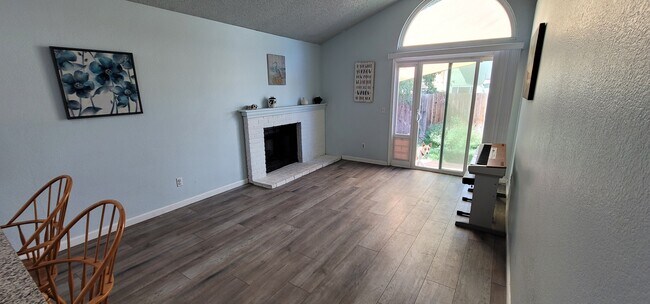 Building Photo - 2373 Dawn Way