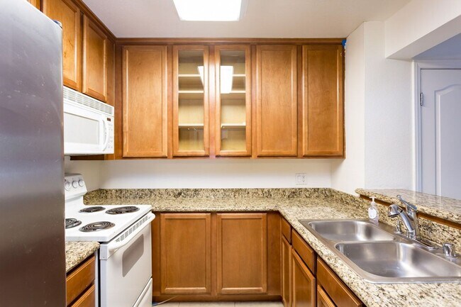 Building Photo - Cute Condo at Mission Trails Villas!